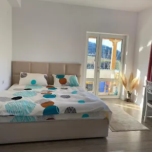  Privatunterkunft Bright & Cozy With Balcony Albanien