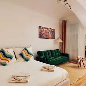 Malixa - In The Heart Of Next To Metro Apartamento